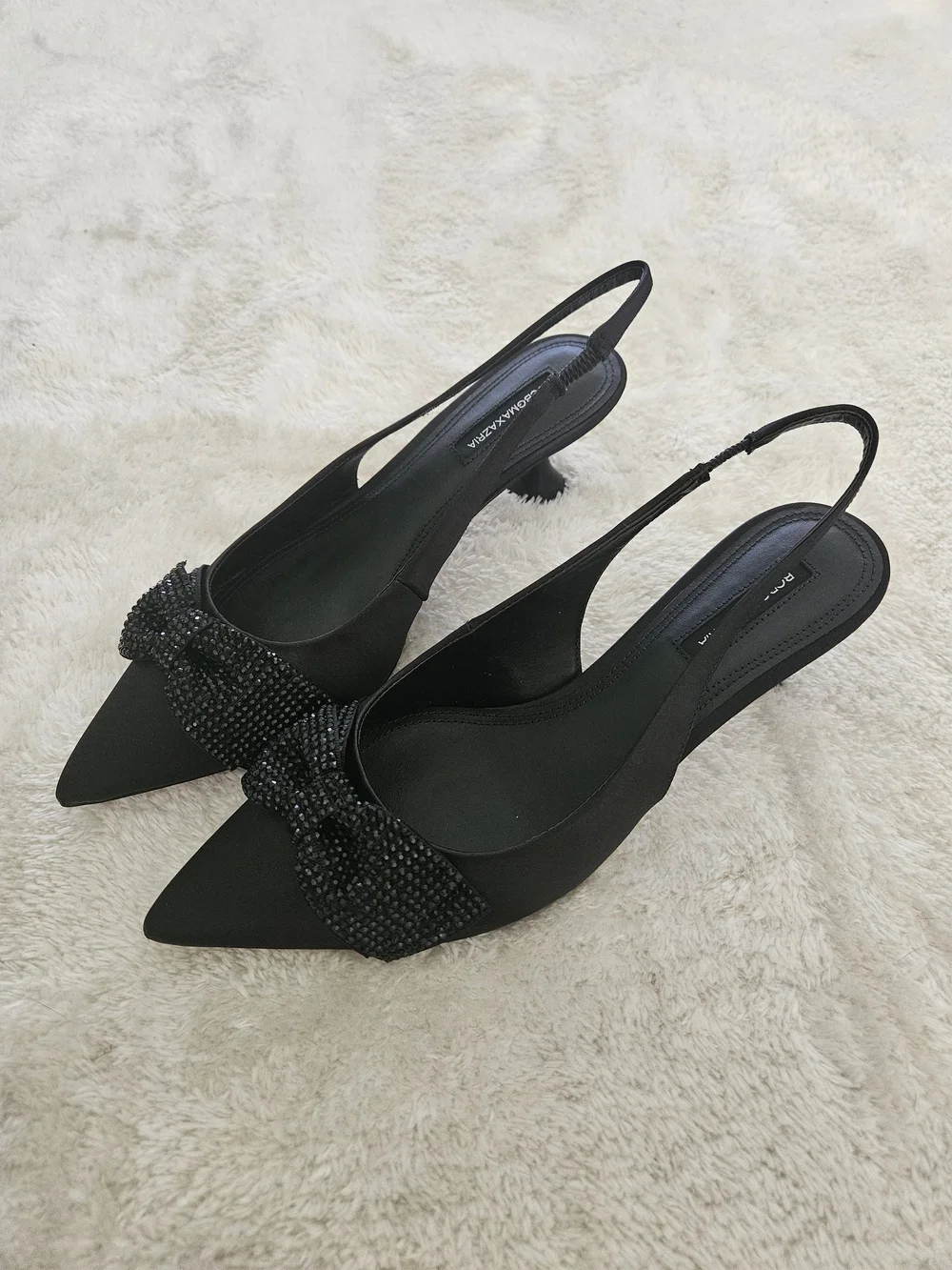 NWT BCBGMaxAzria Size 7.5 Black Crystal Bow Kitten Heel Pumps Preppy Coquette